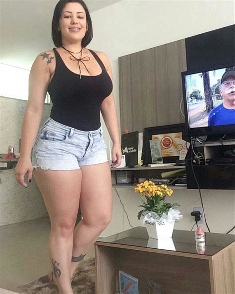 Thick Short Milf